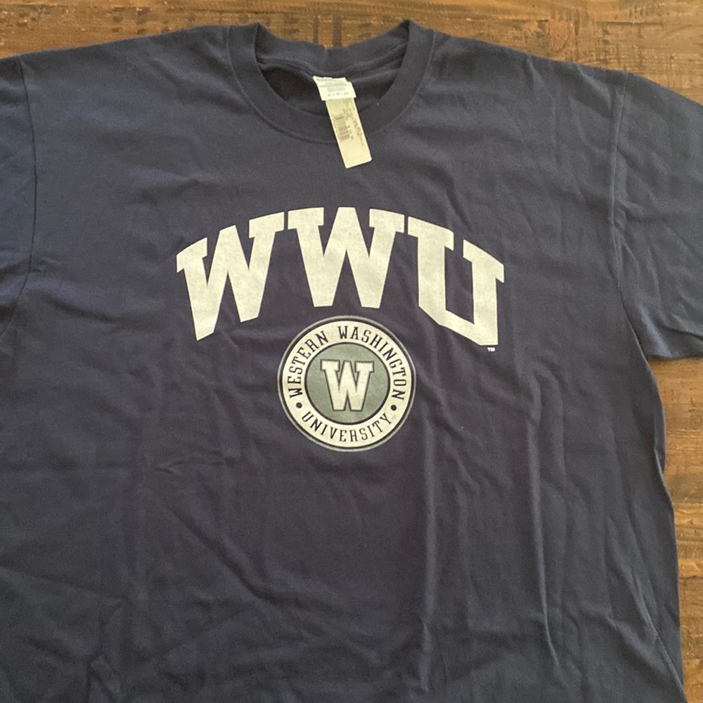 COPY - NWT XL unisex WWU tshirt